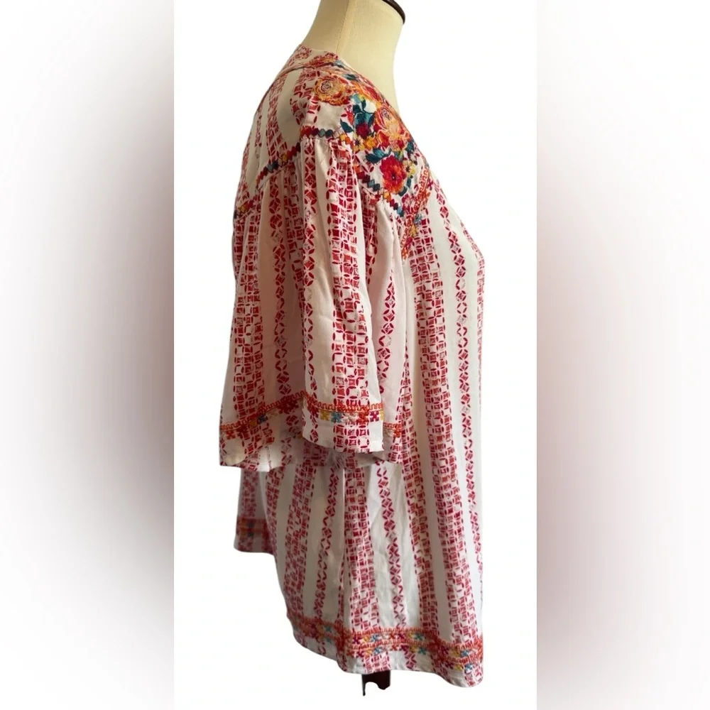 Savanna Jane White Top with Coral Embroidery &Multicolor Accents Size Medium - Picture 3 of 12